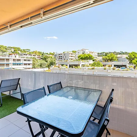 - Le Capucine, 4pers, Terrasse, Classe 3 Etoiles アパート *