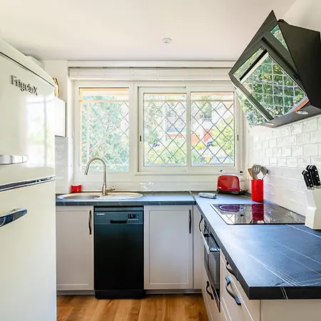 - Le Capucine, 4pers, Terrasse, Classe 3 Etoiles カシ